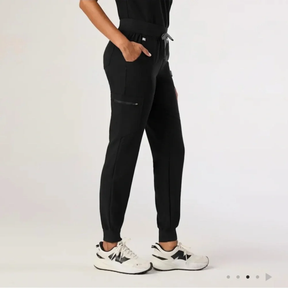 Figs Zamora Jogger in Black Small